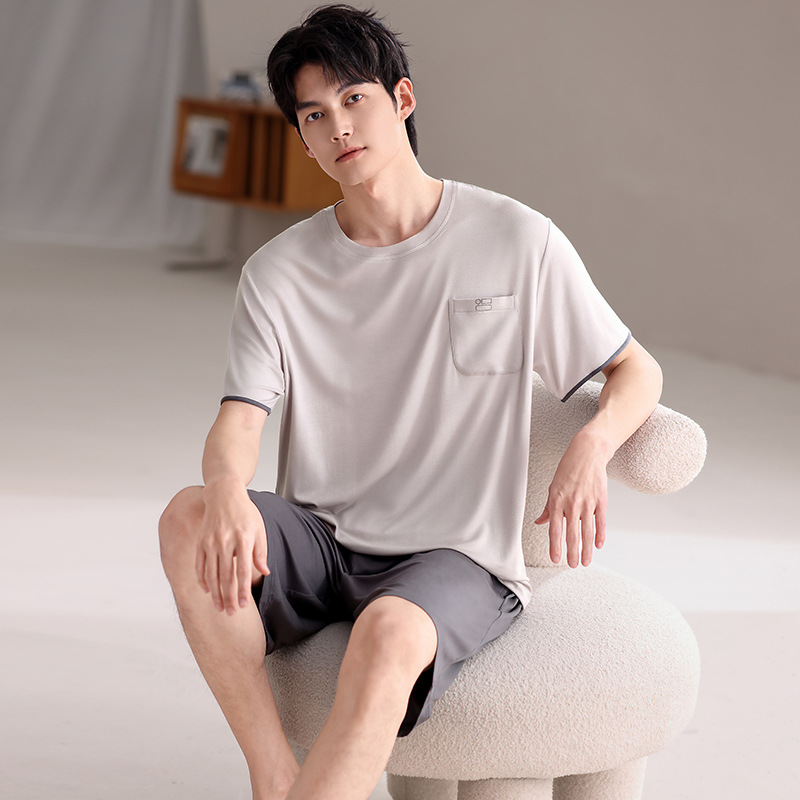 01Q1685 남성
