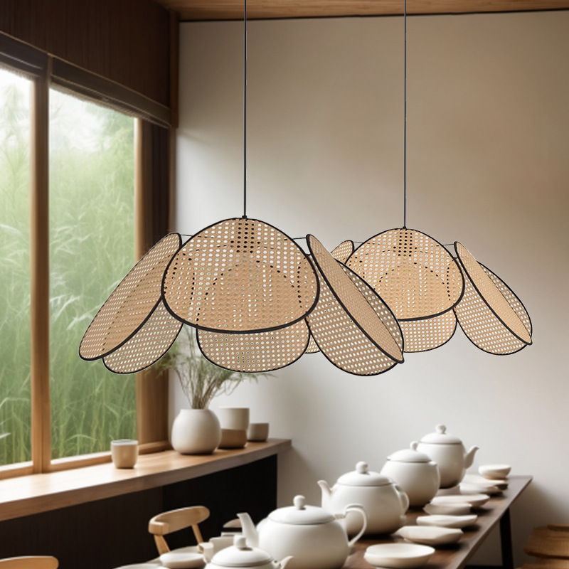 Nuevo estilo chino silencioso Zen sala de té lámparas de restaurante personalidad creativa estilo francés medieval crema de viento trenzado lámpara de pétalos