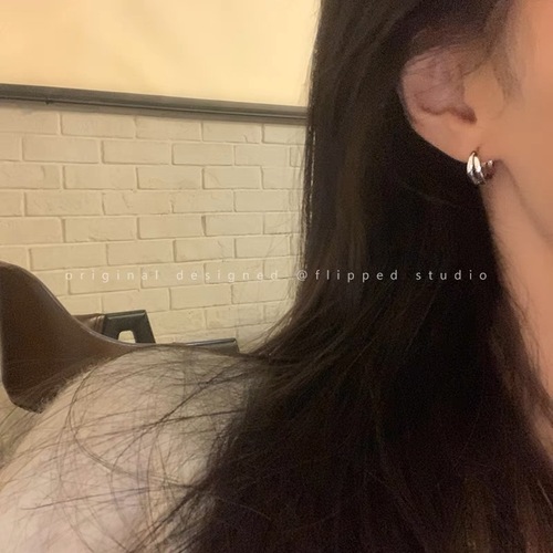 Sleeping does not need to take off the plain circle ear studs, women's circle earrings, versatile cool geometric earrings, double ring stackable stud earrings 
