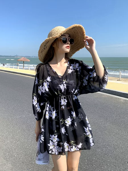 2025 New Swimsuit Women's Split Three-Piece Set Loose Summer Sun Protection Cover Belly Slimming Look Conservative Seaside Vacation