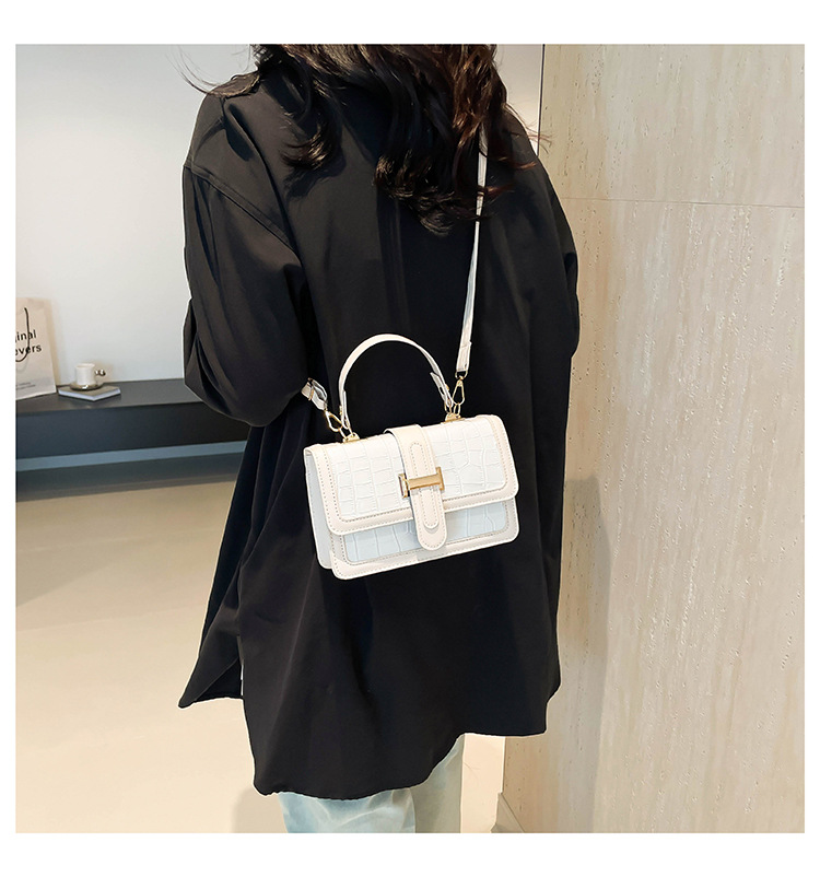 Håndholdt firkantet steinmønster 2024 Ny stil, trendy, eksklusiv, design i liten nisje, fasjonabel enkel kryssskulder_voghion.com