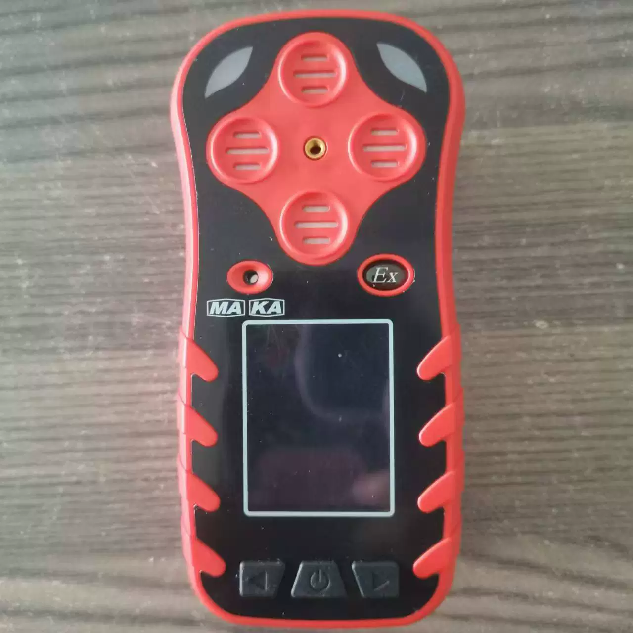 Портативный многопараметрический тестер типа CD4. Портативный многопараметрический тестер типа CD4. Производитель.