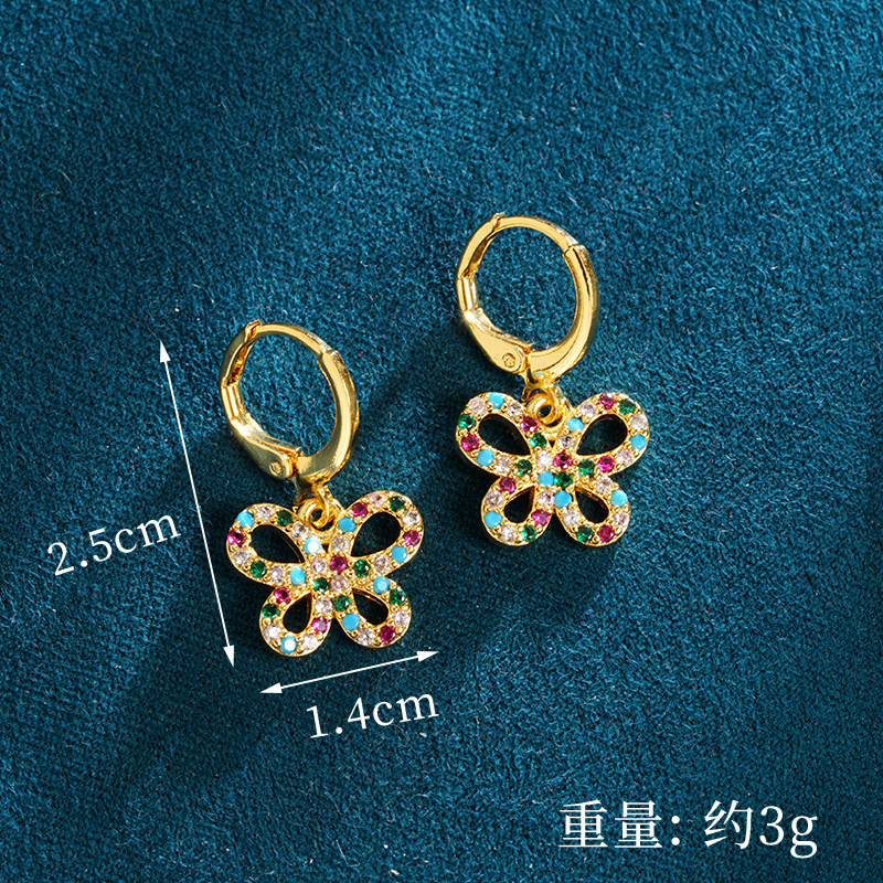 Collar de mariposa de diamantes huecos de oro de arena vietnamita