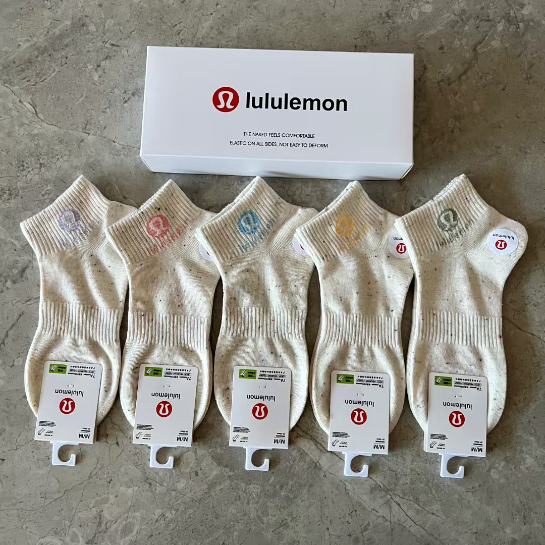 새로운 스타일의 여성용 양말(권장 사이즈 35-39)