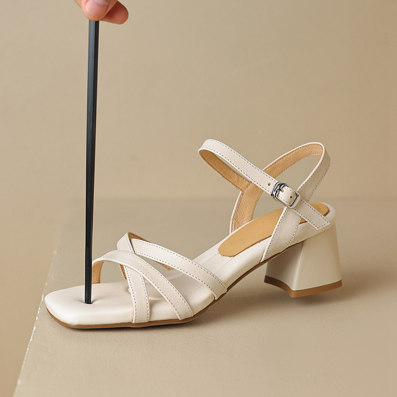 Sandal nữ quai ngang dệt sọc nhỏ da cừu, gót vuông ổn định, cỡ lớn 34–43 — Màu trắng be chi tiết 1