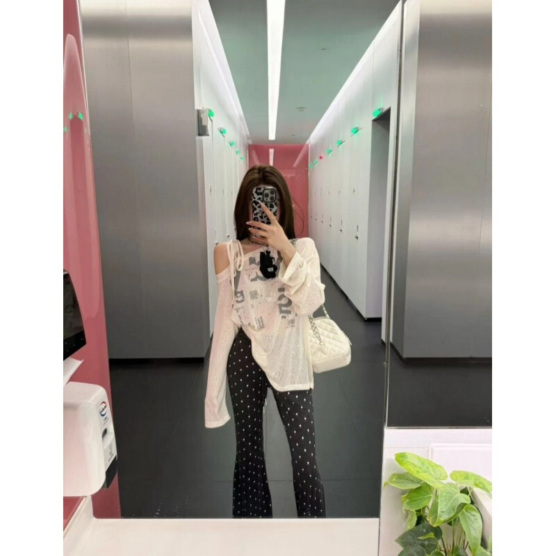 Mina's Airport Sweetheart Off-White Printed Tie-Up Sun Protection T-Shirt/Grey Polka Dot Casual Pants Set