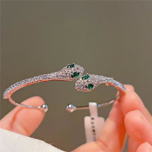 Store Manager's Favorite JOJOACC Silver Snake Bracelet, Luxurious Micro-set Green Diamond Ring, Japanese/Korean Style Jewelry J288