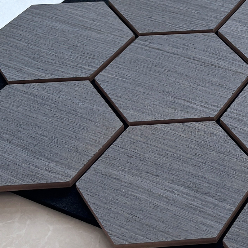Barras de madera de poliéster rejilla tablero de absorción de sonido hexagonal tablero de absorción de sonido de forma especial pared de fondo teatro material de decoración ecológico