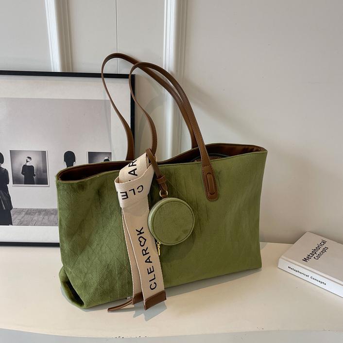 Bolsos de venta caliente transfronterizos para mujer de gran capacidad 2025 nuevo bolso de hombro de gamuza retro esmerilado de moda