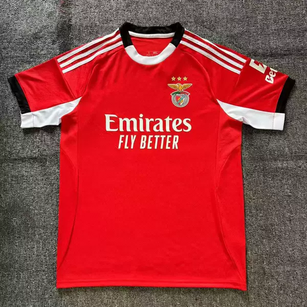 ,2526 Benfica home court
