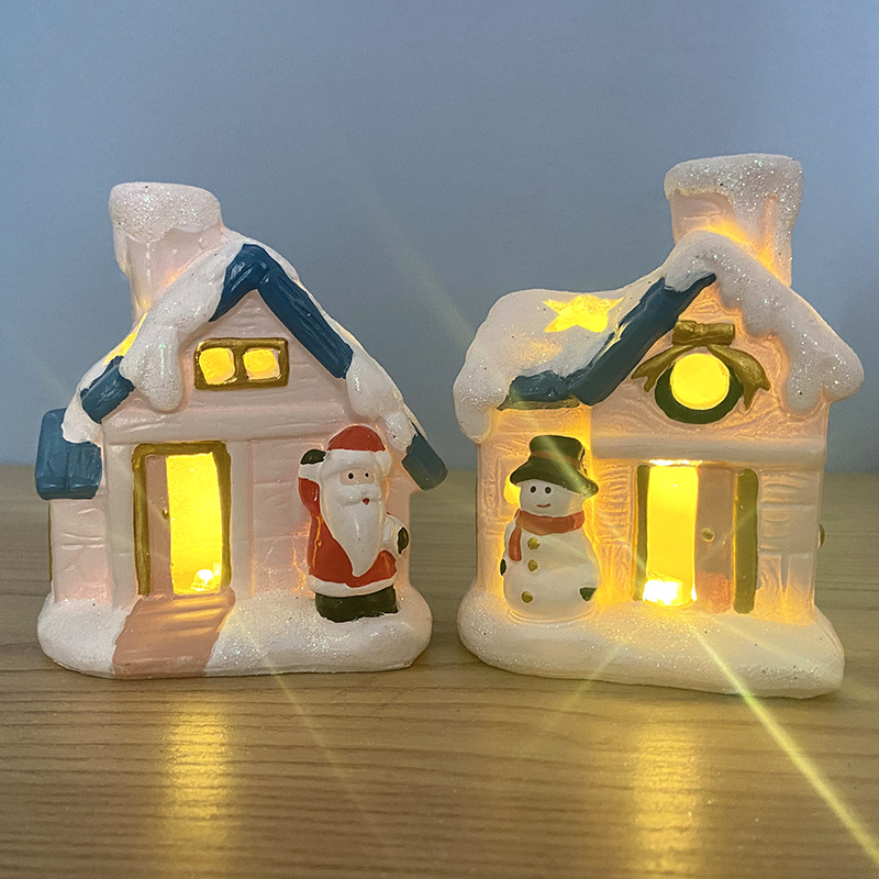 Nueva casa pequeña emisora de luz transfronteriza Casa de nieve de estilo europeo Santa Claus muñeco de nieve decoración de la casa decoraciones de Navidad