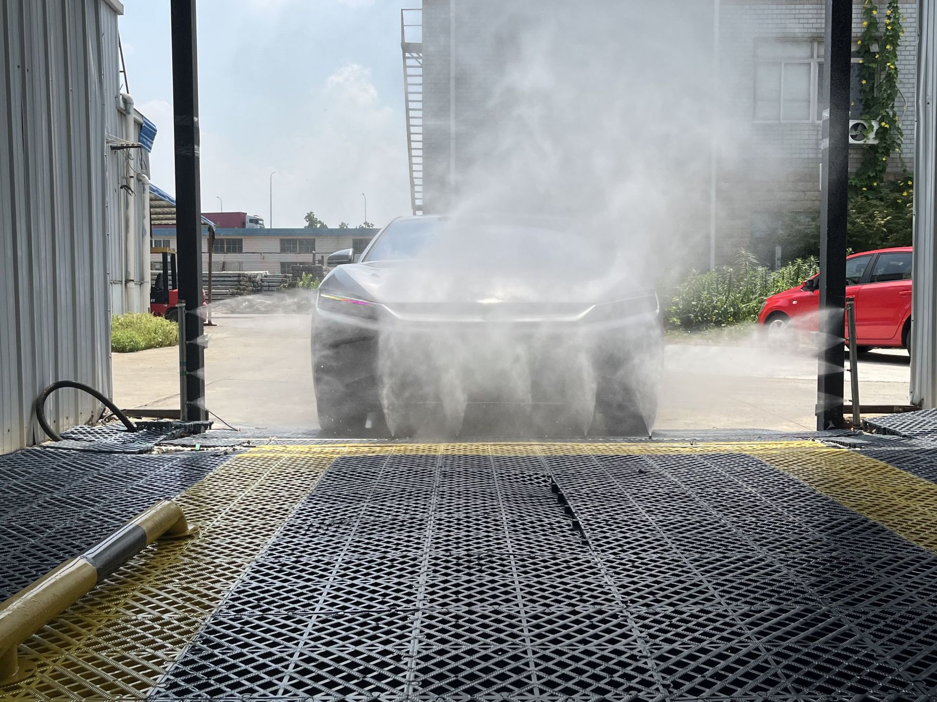 Shanghai Fengwang Fully Automatic Car Wash Machine with High-Pressure Washing, 24-Hour Unattended Operation, Gas Station/Parking Lot Equipment