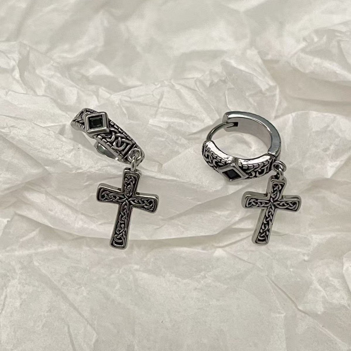 Unique Designer High-End Stylish Earrings for Men Titanium Steel Vintage Cross Pendant Trendy Cool Hoop Earrings Ear Cuffs Ear Accessories