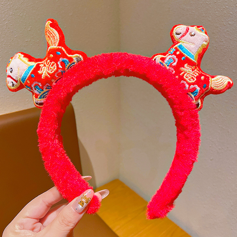 Nuevo lindo Año del Caballo festivo de peluche para las mujeres Año Nuevo lavar la cara de Navidad presión de cabello para la atmósfera de tocado rojo