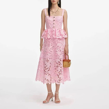 时尚甜美风连衣裙女2025秋季新款方领蕾丝刺绣设计感法式吊带长裙