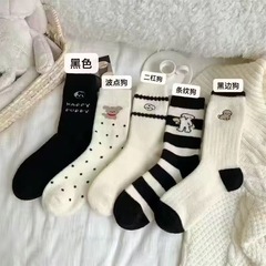 ins 日本の秋と冬のベルベット厚みのあるミッドチューブ漫画女性ミッドチューブかわいい子犬ソックスカレッジフロアソックス