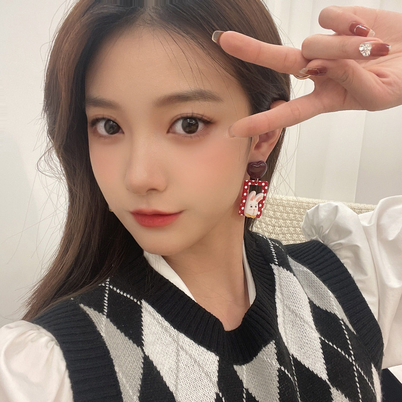 Sterling Silver Needle Japanese And Korean Ins Style Love Square Rabbit Cute Fun Creative Street Shooting Resin Earrings H4160 display picture 4