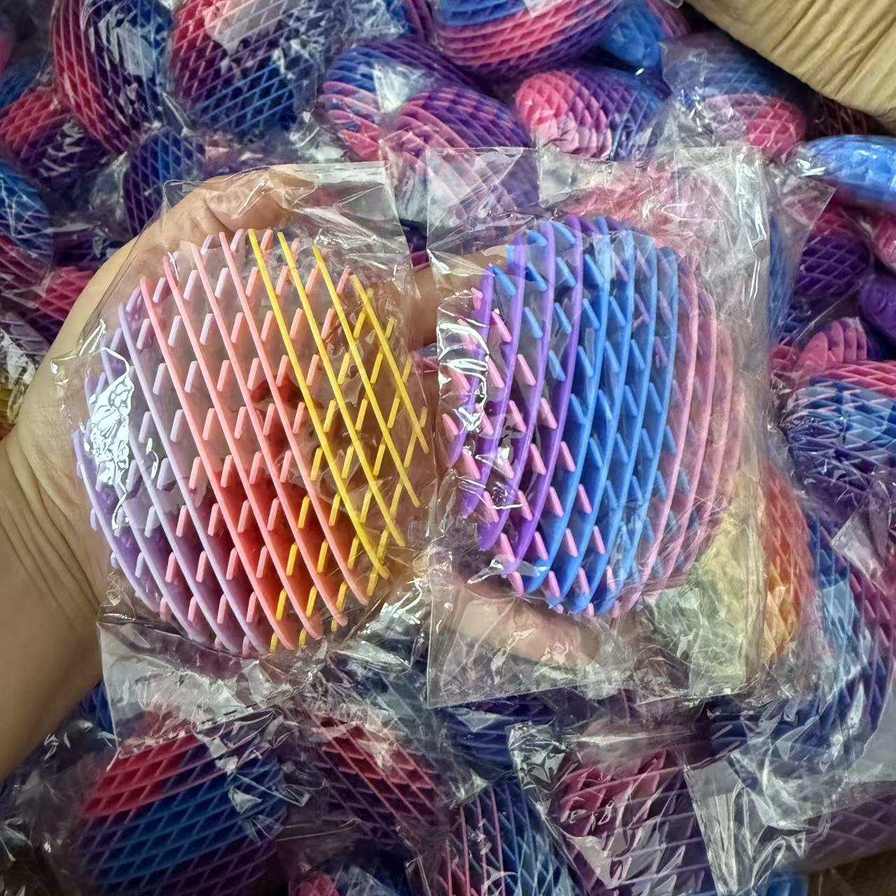 Juguetes Yiwu fábrica de fuente para descomprimir el mercado nocturno de juguetes pequeños productos básicos de peso para vender al por mayor puestos de venta para reducir los niños empujar image 20