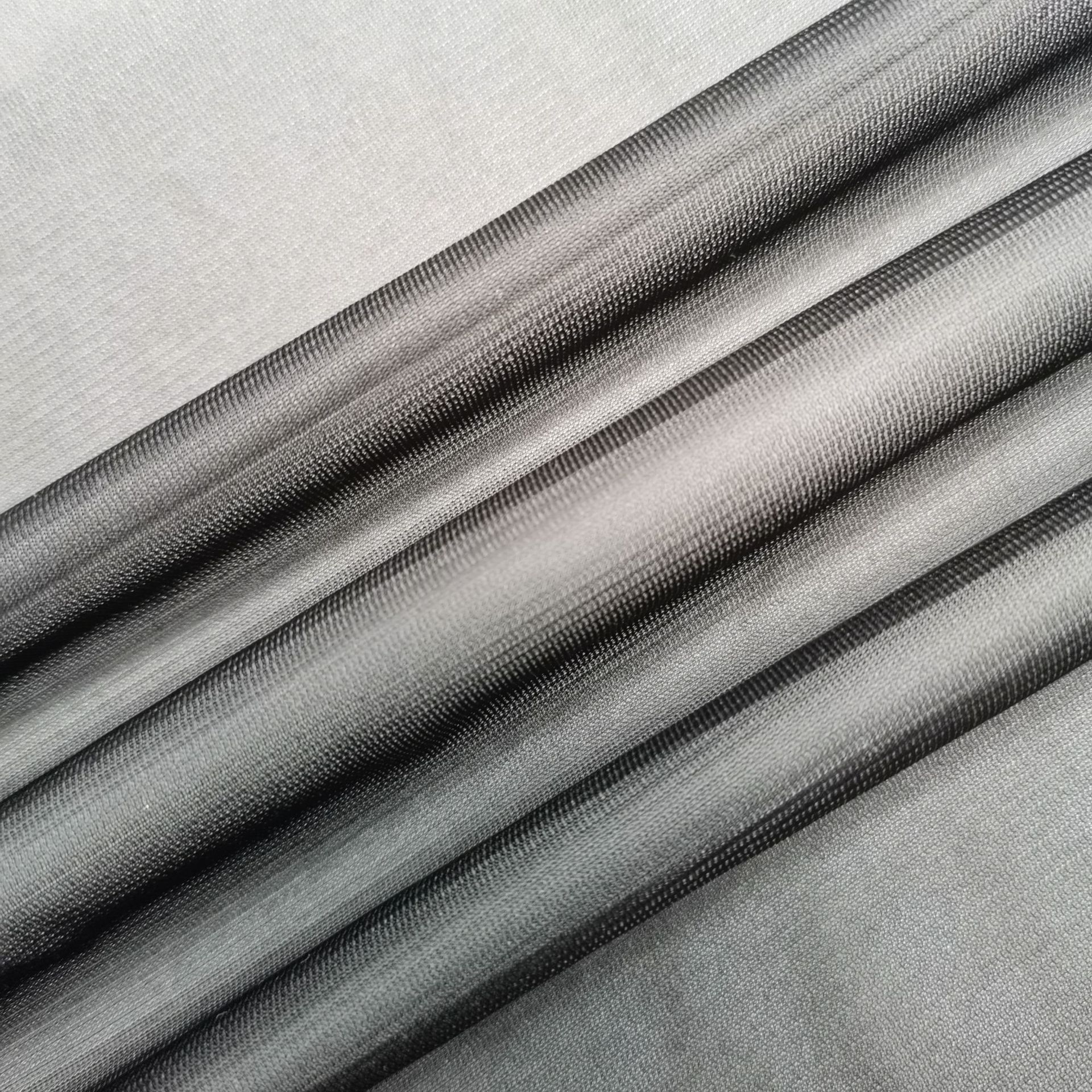 涤纶30D有光平布 平纹无弹网眼布 贴合布料服装箱包里布 68gsm