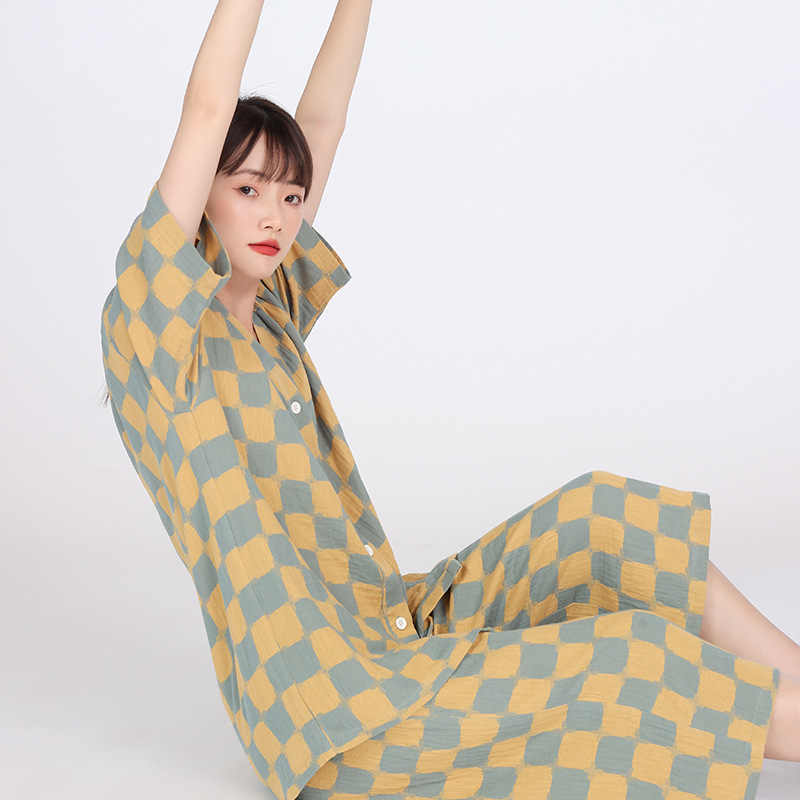 Japanese Style Pajamas Women's Short-sleeved Capri Pants Loose Cotton Over-the-knee Home Clothes suit Japanese Style Simple Plaid Cardigan