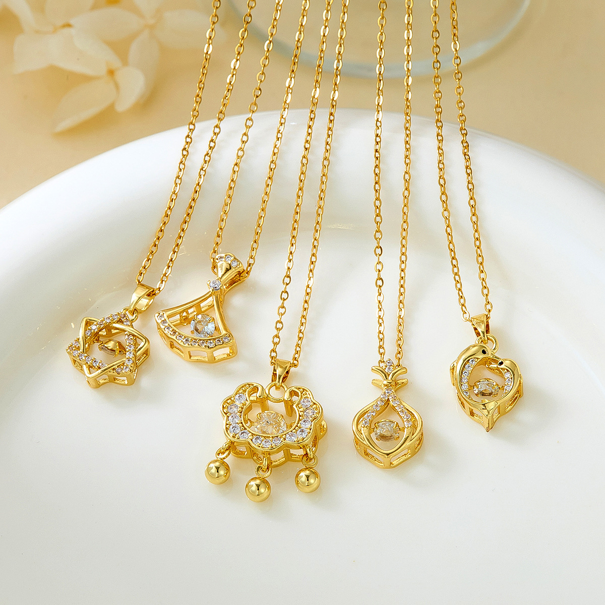 Collar con colgante de corazón y diamantes para mujer cadena_voghion.com