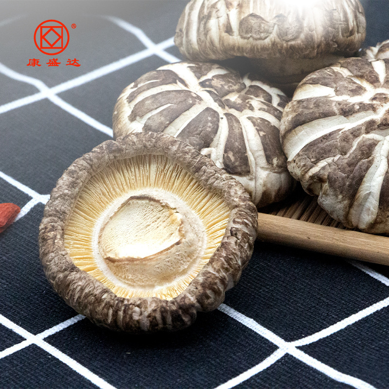 Kangwang Gutian Flower Mushroom, Basswood Flower Mushroom, White Shiitake Mushroom Dried Food in Bulk 500g Source Factory Direct Sales and Wholesale