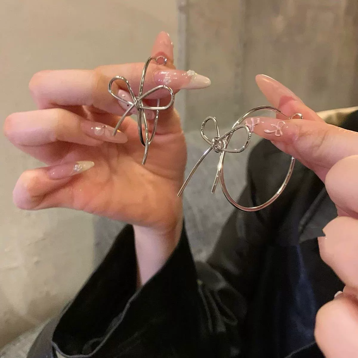 Серебряная игла, металлические модные сексуальные серьги, простой и элегантный дизайн, стиль лёгкой роскоши, стиль высокого качества