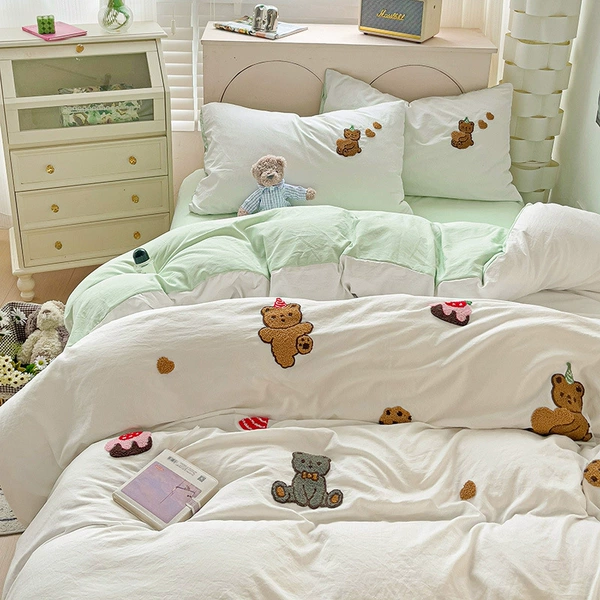 Bear Party-Milk White and Green [Export quality Mother and baby available]
