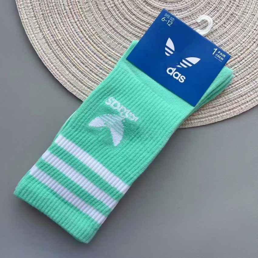 2024 primavera y otoño AGREGAR calcetines de baloncesto deportivos de media pantorrilla de tres hojas de hierba alta marca de moda corriendo calcetines de fútbol