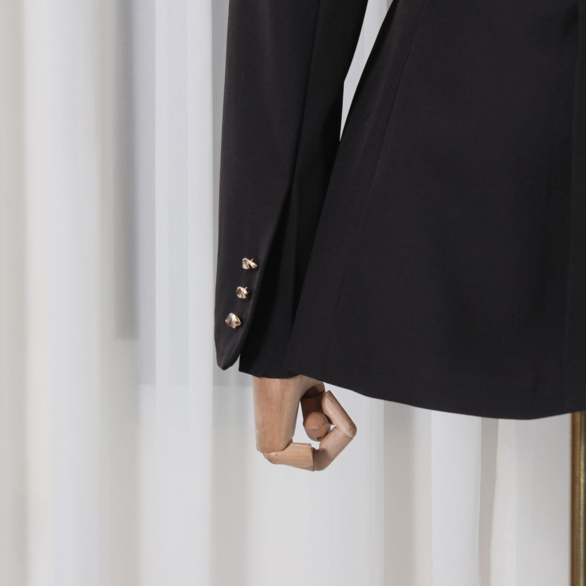 Giacca blazer elegante donna con dettagli incrociati_voghion.com