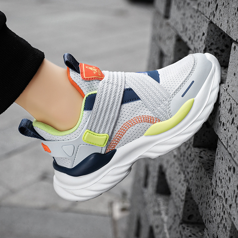 Zapatos infantiles nuevos zapatos de cuero para niñas zapatos infantiles ligeros transpirables zapatos de red para niños zapatos de correr casuales para niños