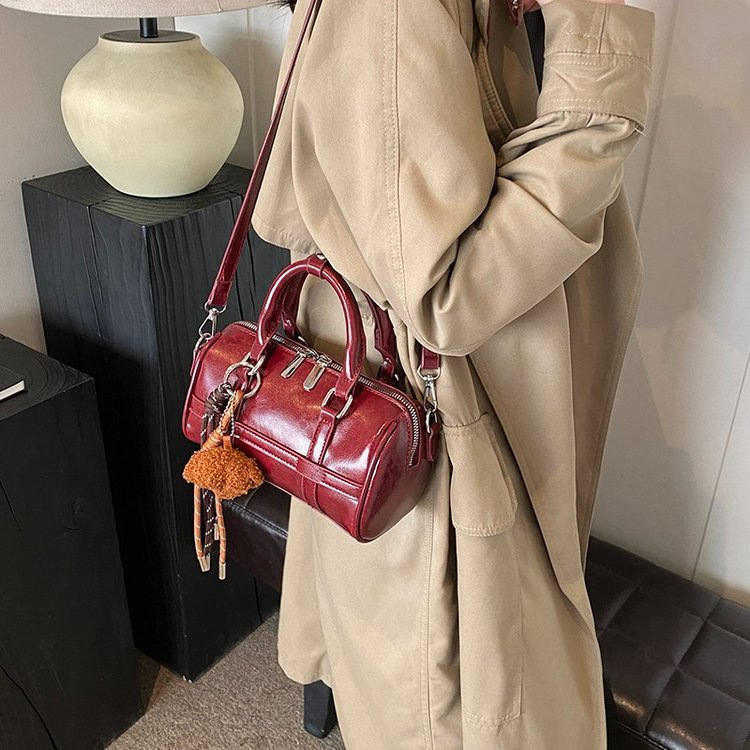 Casual Retro Bowling Bag For Women 2025 Winter New Arrival Handbag Textured Shoulder Bag European & American Style Large Capacity Bag - Thumbnail 8