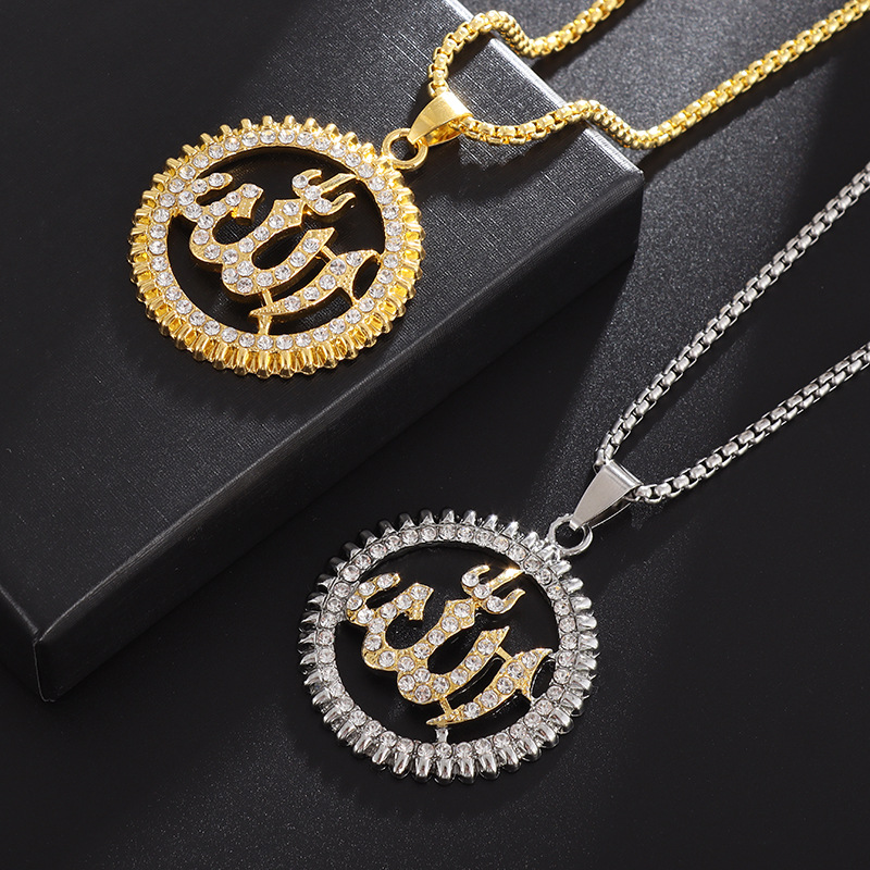 Collana con ciondolo circolare Collana con strass in oro Gioielli scintillanti Speciali_voghion.com