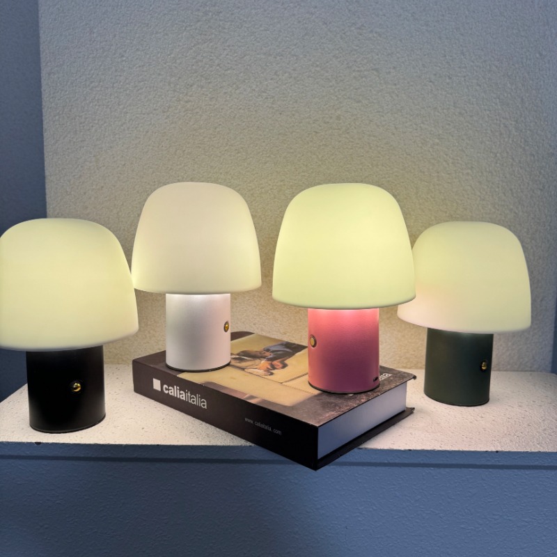Lámpara de mesa pequeña recargable de hongos daneses, sala de estar nórdica portátil, sala de estudio, luz ambiental de cabecera de atenuación táctil simple retro