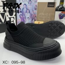 ������Ь�ļ�͸���w���W��һ�_���\��Ь���������ĥ�����ϵ���Ь
