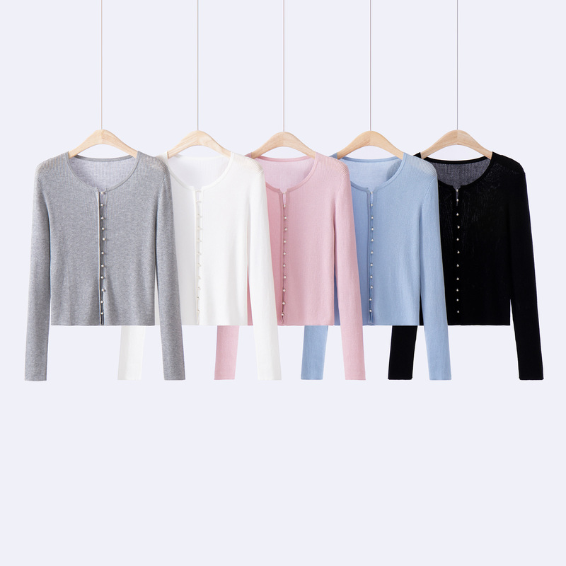 Bowei Elegant Base Shirt with Pearl Buttons, Tencel Knitwear, Women's Long-Sleeve Round-Neck Short Sweater, Spring Style