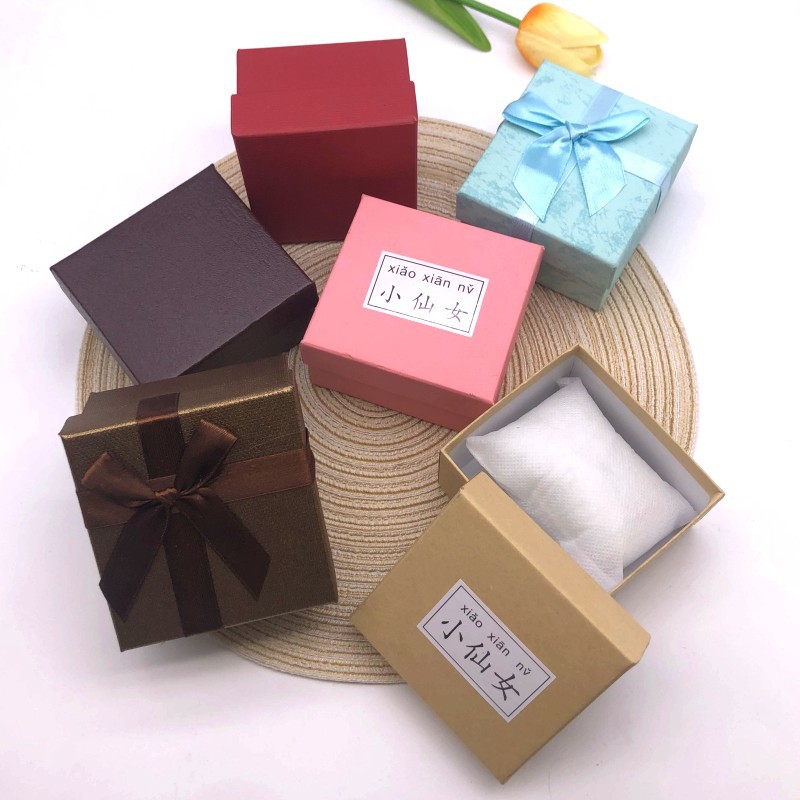 供应手表盒批发，饰品盒子，8*9手镯包装盒小白心图案蝴蝶结纸盒