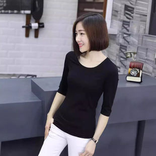 ���������Ů�b���ļ����e�ٴ������ڰ�T���@�ݴ�a��ɫ���³�