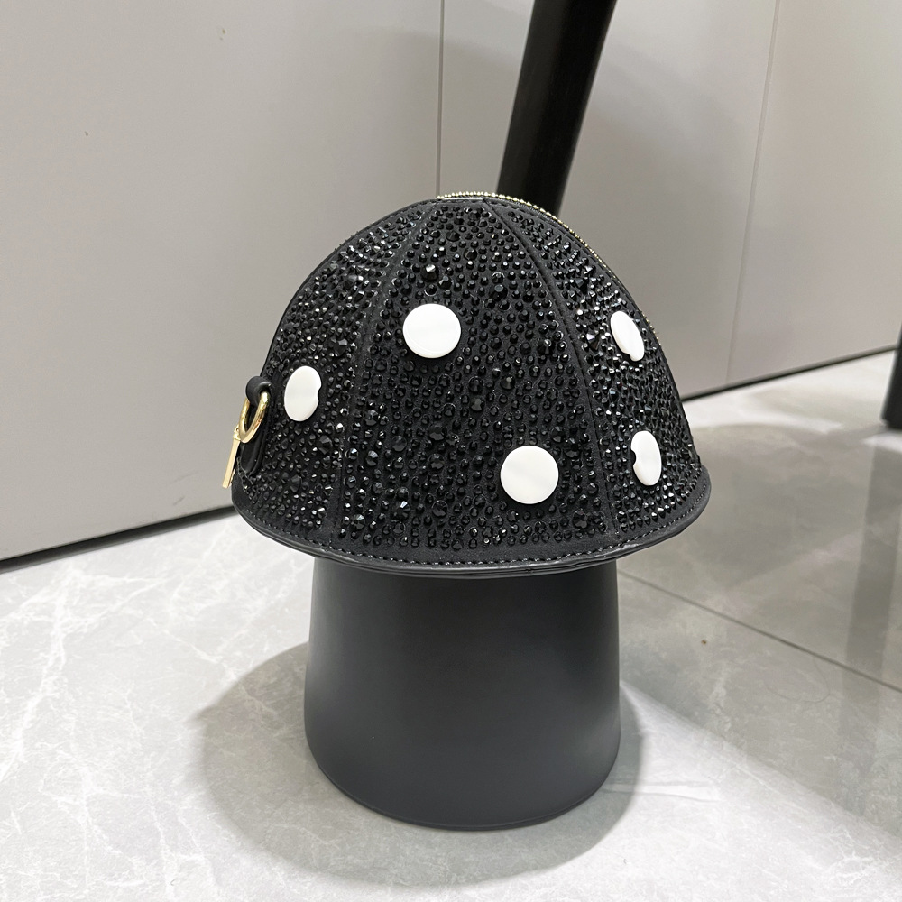 Women's Small Pu Leather Mushroom Cute Zipper Shoulder Bag display picture 18
