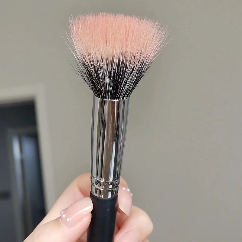 A decorated color brush blush brush fine light front wool transition natural double flat high-gloss small makeup brush