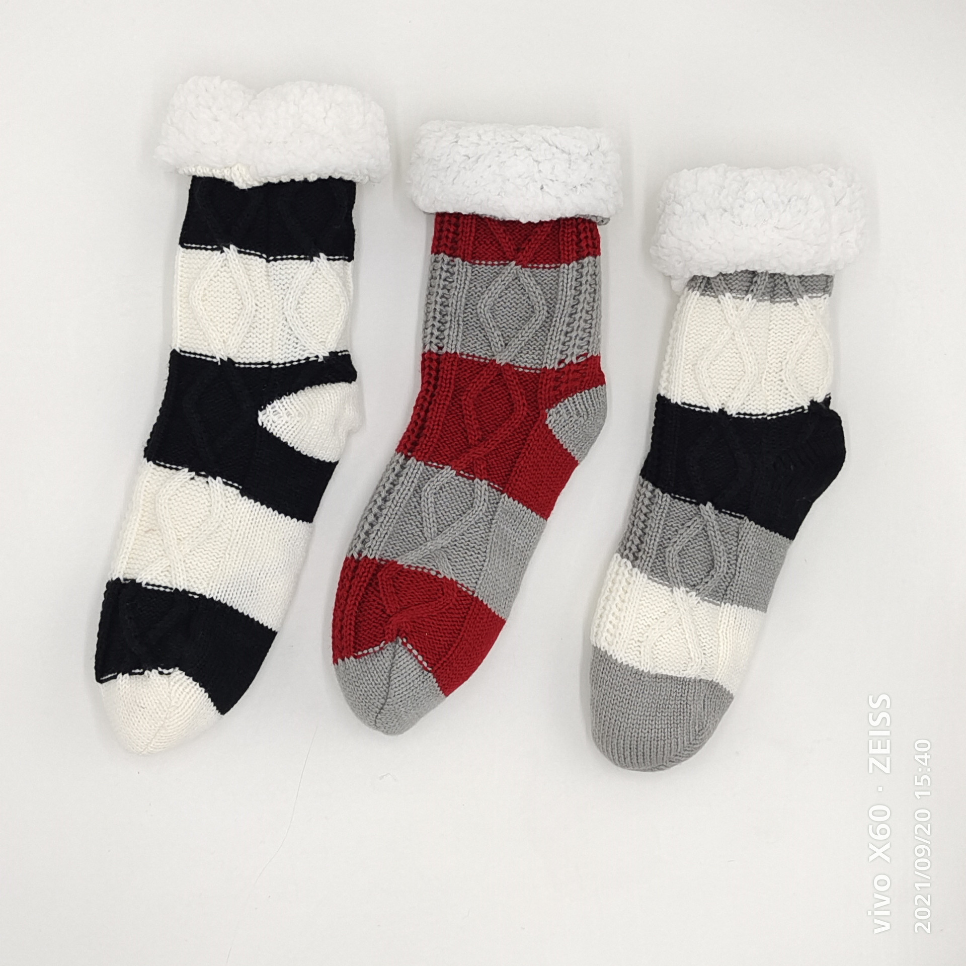 사용자 정의 색상 트위스트 바닥 양말