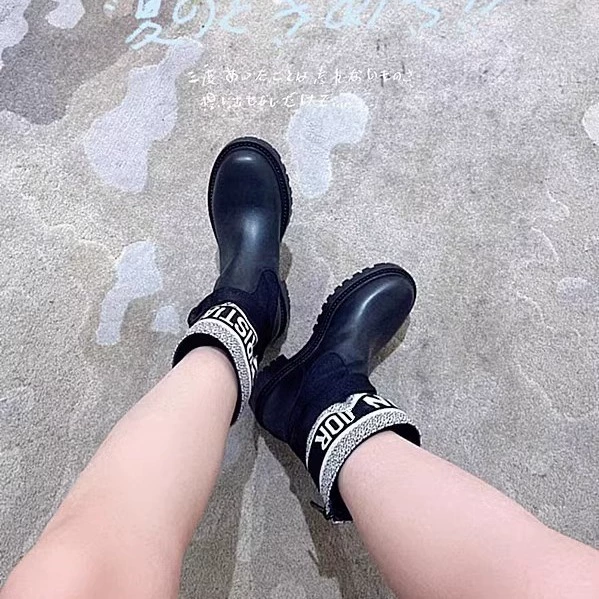 Зимние полусапоги низкие (Martens), натуральная кожа, рифлёная подошва, тёплый повседневный стиль