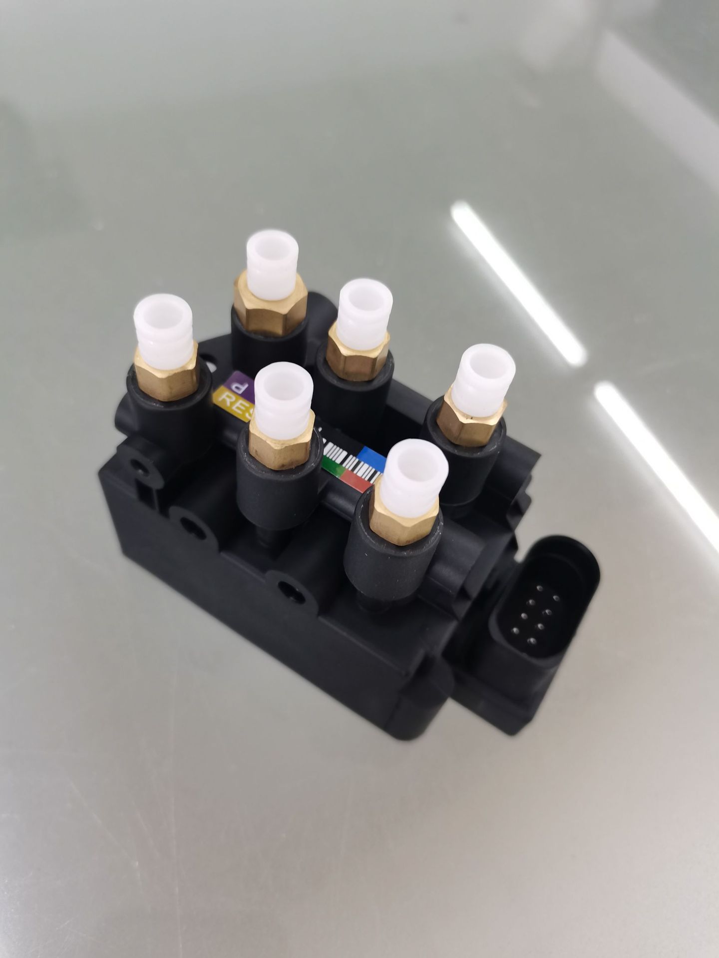 4725530110 distribution valve is suitable for BMW G11G12 shock absorber valve 37206884682, sourced from the original manufacturer