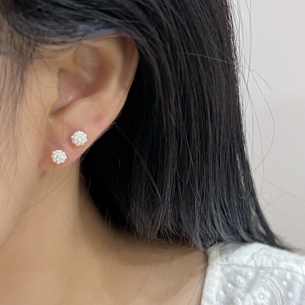 Sophisticated small elegant universal design earrings pearl