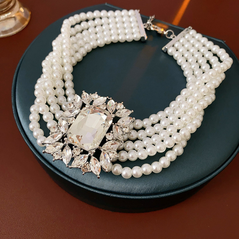 Collar de perlas geométricas con diamantes, diseño ligero de lujo, collar multicapa de moda, conjunto de joyas de alta calidad para mujeres