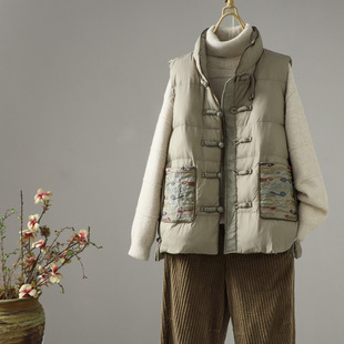 New Chinese Style down Jacket for Women Winter 2025 New Stand Collar Button Short Embroidered Stand Collar White Duck down Vest