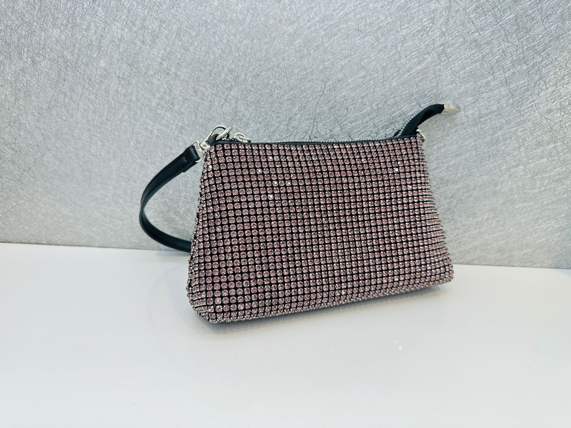 大王水ドリルのカバンの女性2024の新型の晩餐のカバンのフルドリルの手はわきの下のカバンを持ってダイヤモンドの高級感を入れます。