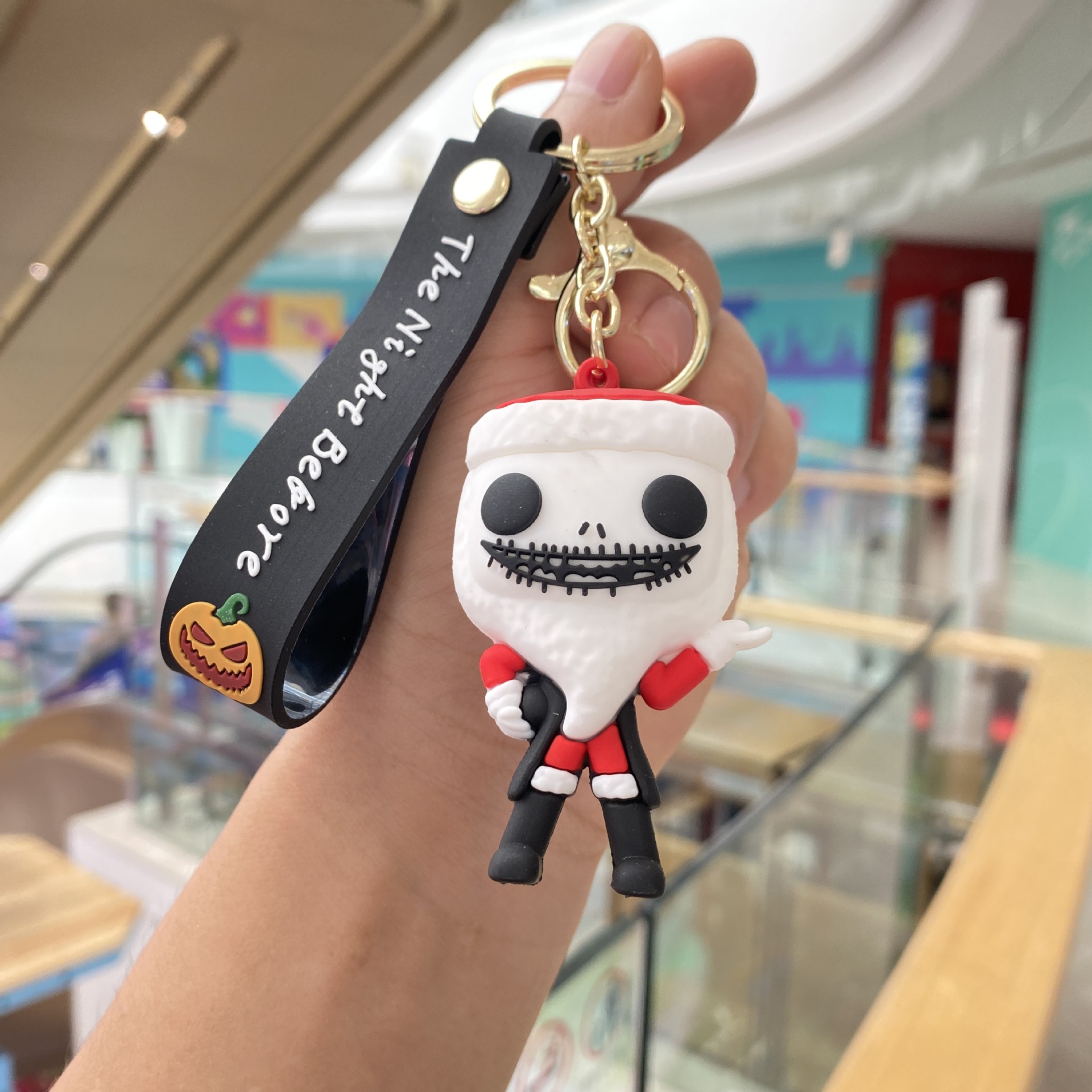 Nueva historieta Navidad noche horror llavero muñeca colgante bolsa coche llavero accesorios pequeño regalo al por mayor