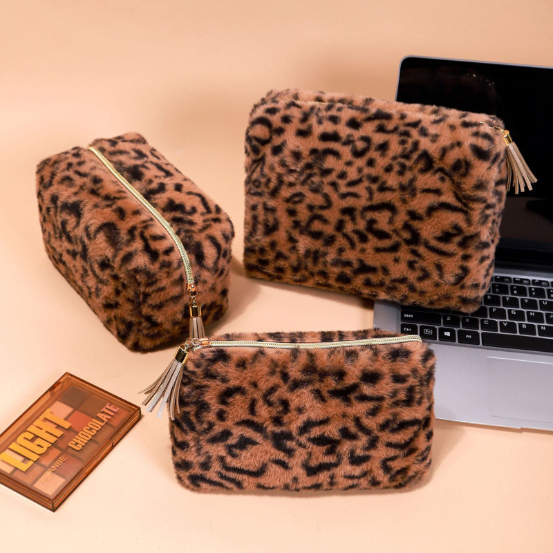 Cross-Border New Leopard Print Plush Makeup Bag, Large Capacity Storage, High-End Makeup Tool Storage Bag, Toiletry Bag Cross-Border New Leopard Print Plush Makeup Bag, Large Capacity Storage, High-End Makeup Tool Storage Bag, Toiletry Bag