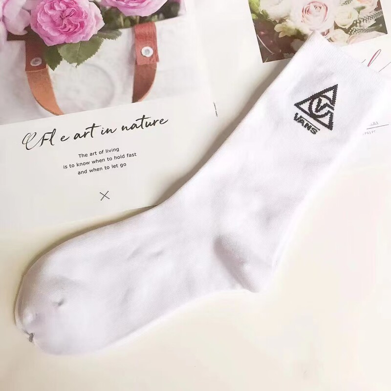Vance Socks Men's and Women's Socks Personalized Cotton Socks Mid-Calf Sports Socks Mid-Calf Socks Simple White Casual Letters